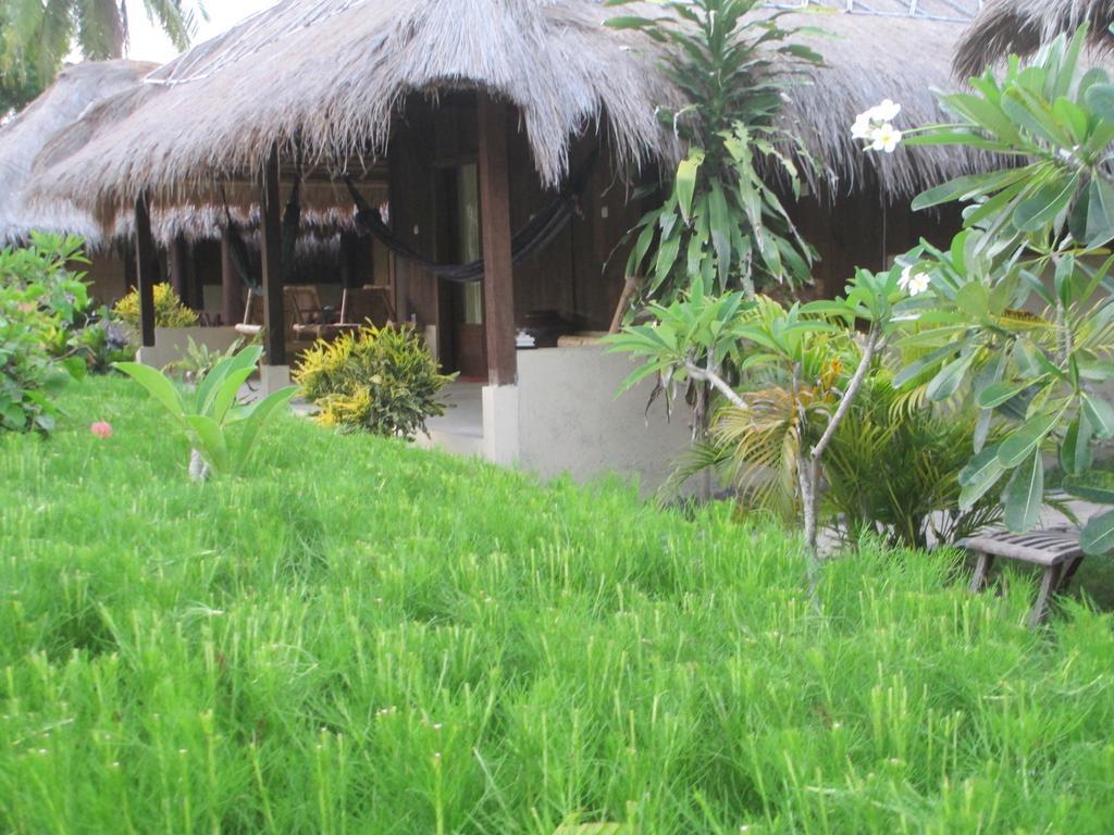 Selong Belanak Bungalows Esterno foto