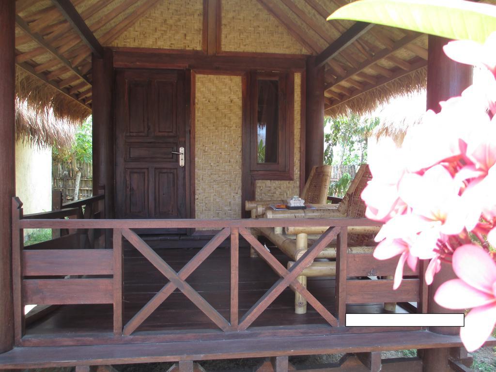 Selong Belanak Bungalows Esterno foto